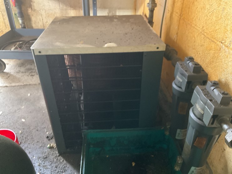 #121-•-fs-curtis-screw-type-air-compressor-image-20