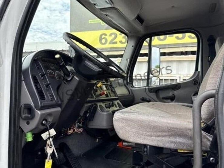 2012-freightliner-m2-digger-derrick-image-54