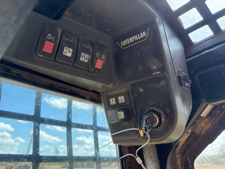 2012-caterpillar-259b3-image-26