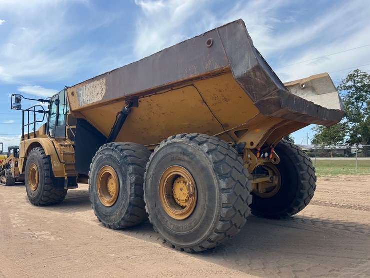 2019-caterpillar-740-gc-image-2