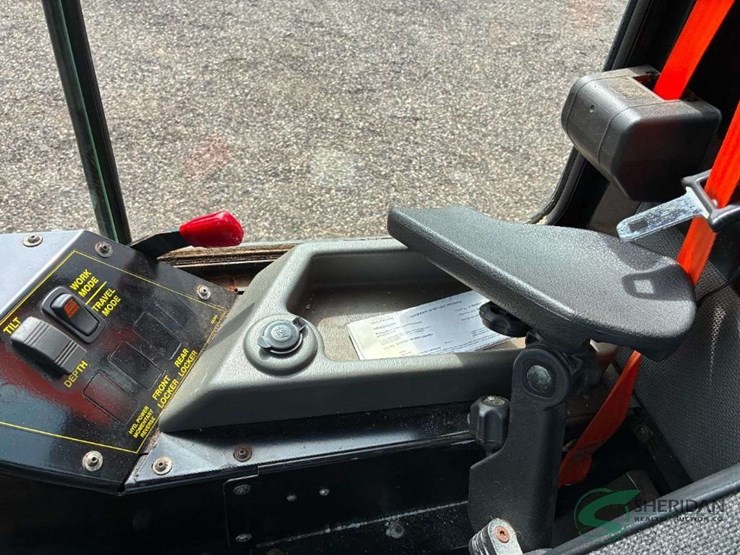 2014-trackless-model-mt6-with-numerous-like-new-attachments-image-48