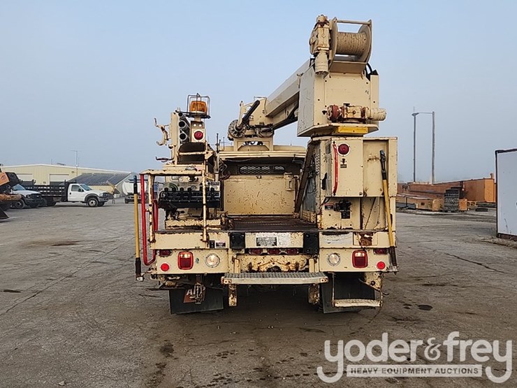 international-4900-image-4