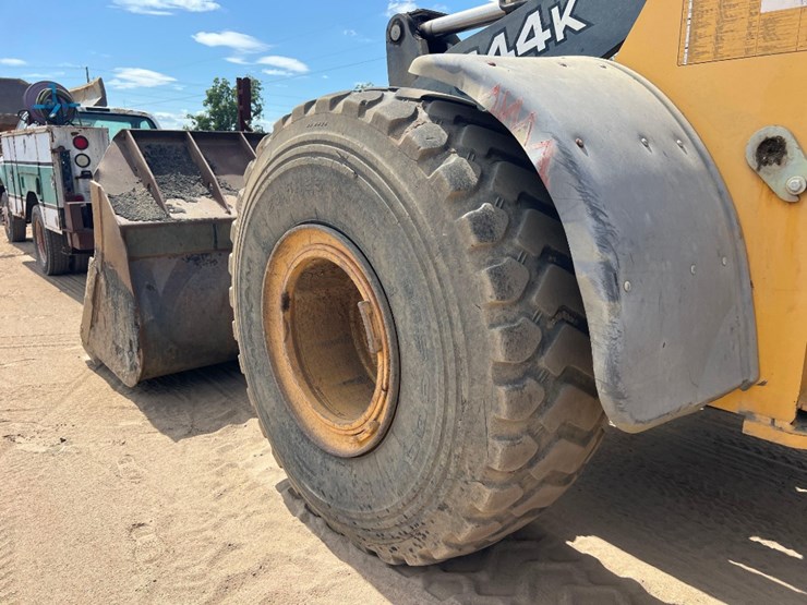 2012-deere-644k-image-27