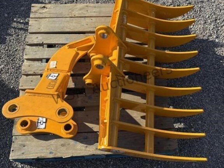 caterpillar-305-image-4