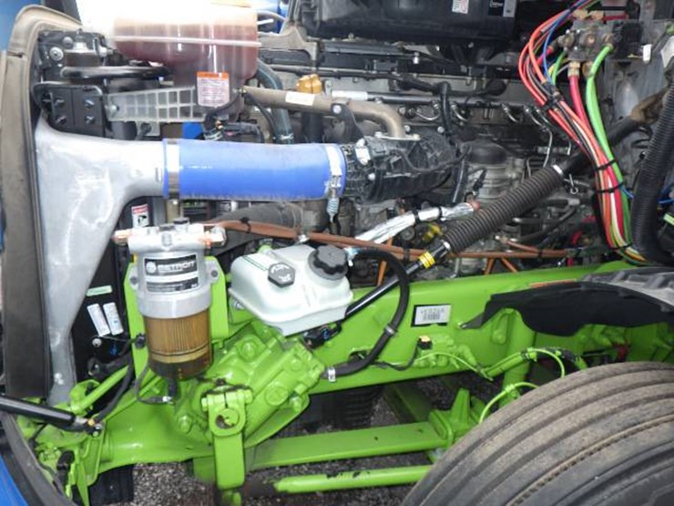 2024-freightliner-cascadia-126-image-14