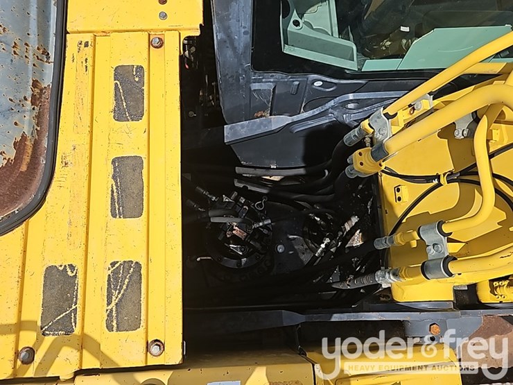 2015-kobelco-sk210-lc-9-image-32