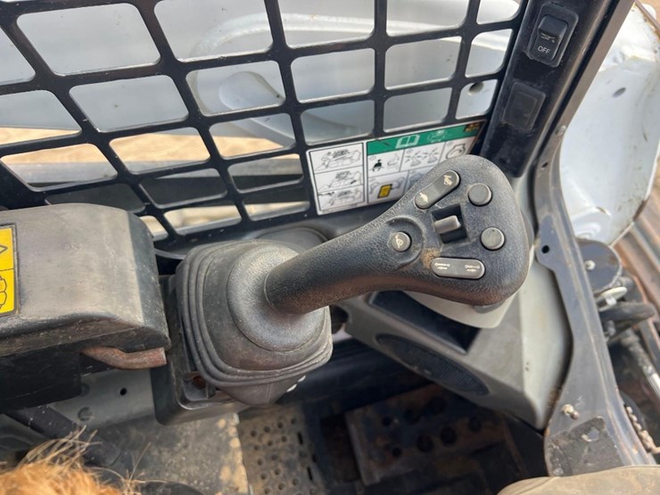 2022-bobcat-t595-image-27