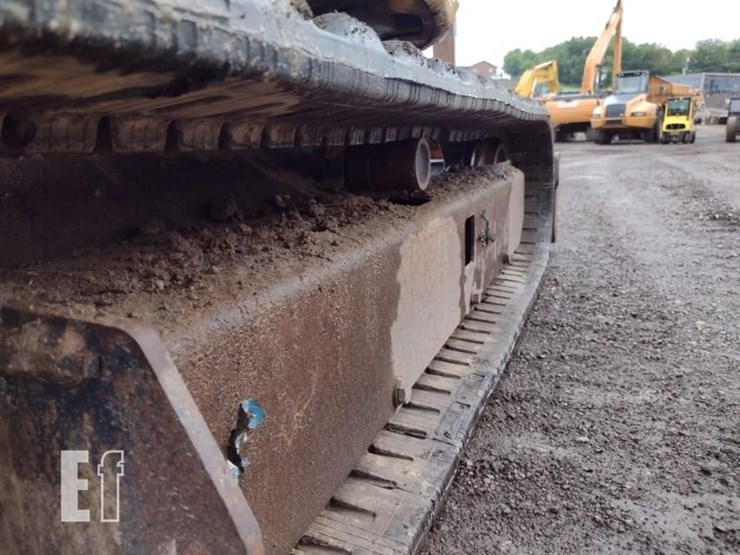 2022-deere-26g-image-37