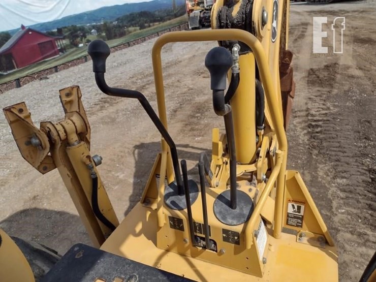 2005-deere-110-image-10