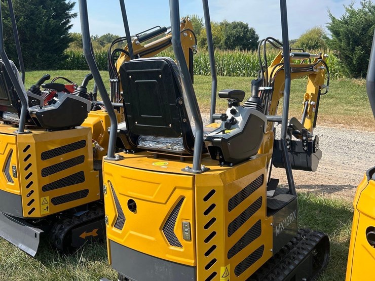 unused-cfg-industrial-mx12rx-mini-excavator-image-4