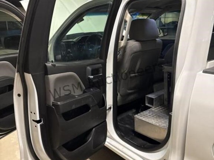 2015-chevrolet-silverado-1500-image-26