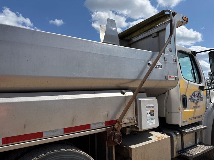 2003-freightliner-business-class-m2-spreader-truck-image-16