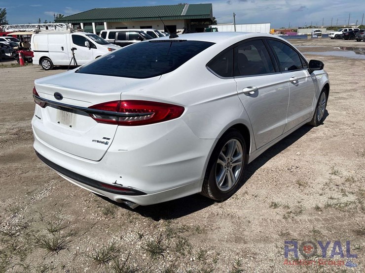 2018-ford-fusion-hybrid-sedan-image-3