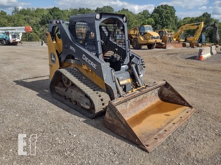 2022-deere-317g-image-40