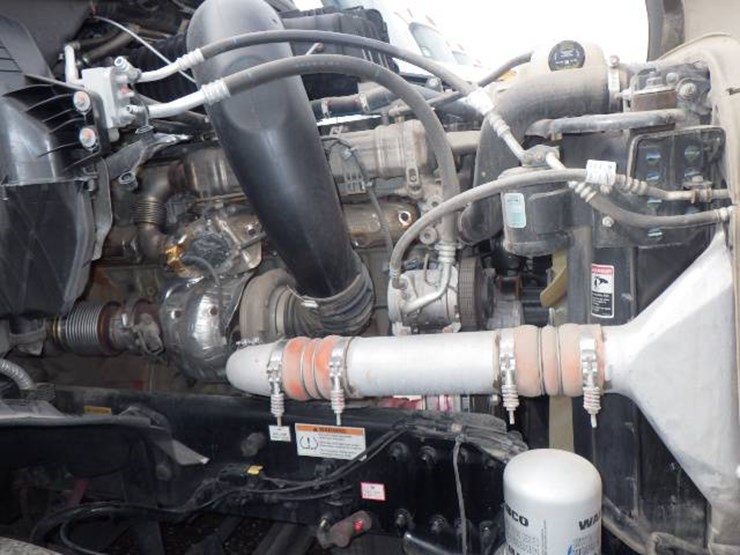 2024-freightliner-cascadia-126-image-16