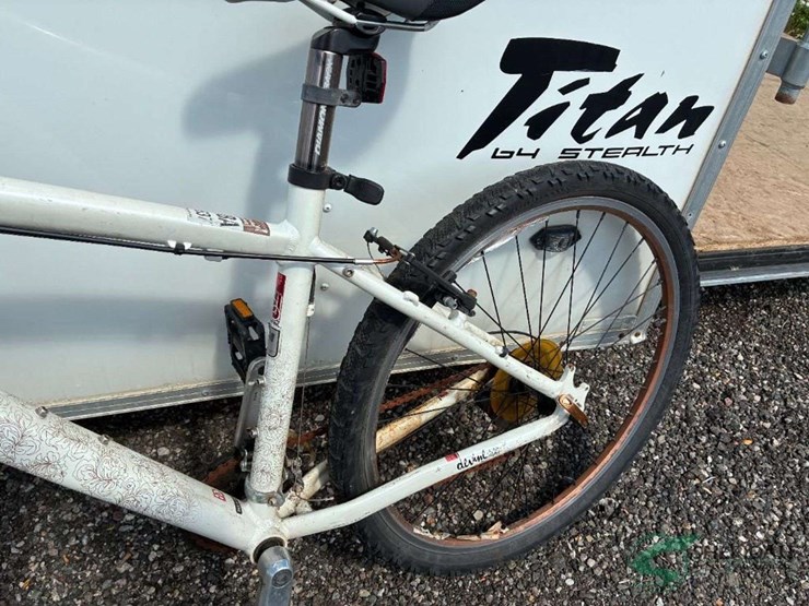 (2)-mountain-bikes-image-8