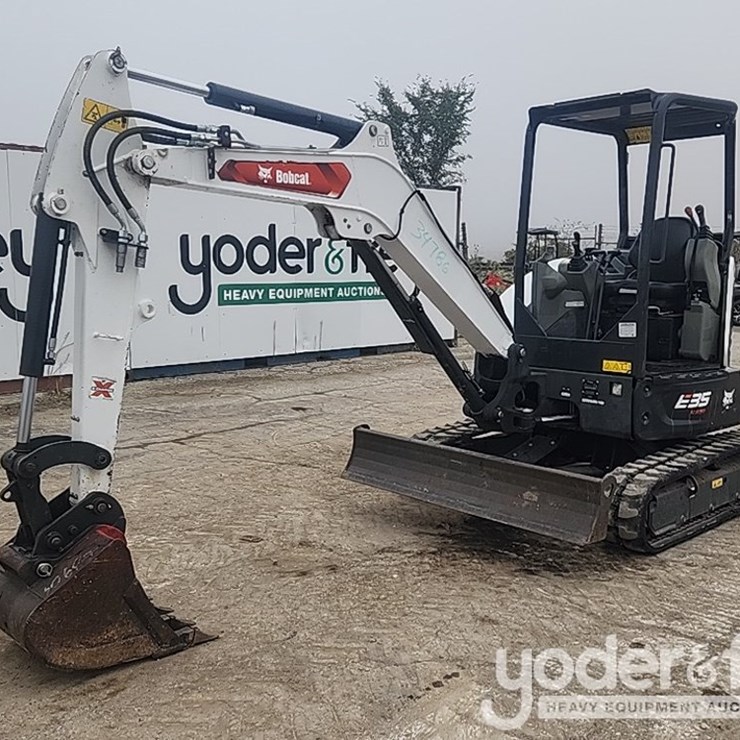 2022 BOBCAT E35