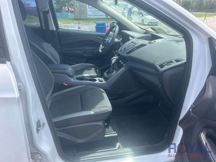 2015-ford-escape-image-23
