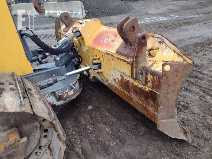 2017-deere-650k-lgp-image-18