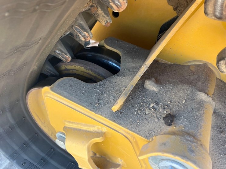 2024-caterpillar-255-skid-steer-image-21
