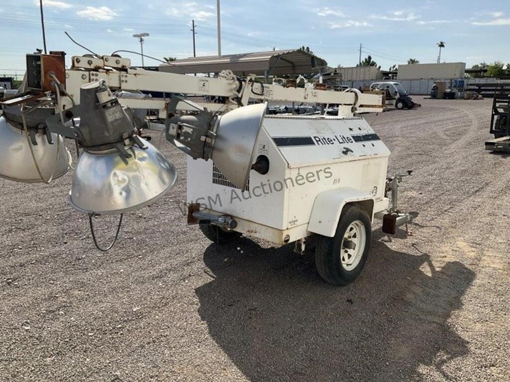 coleman-engineering-rite-lite-towable-light-tower-image-5