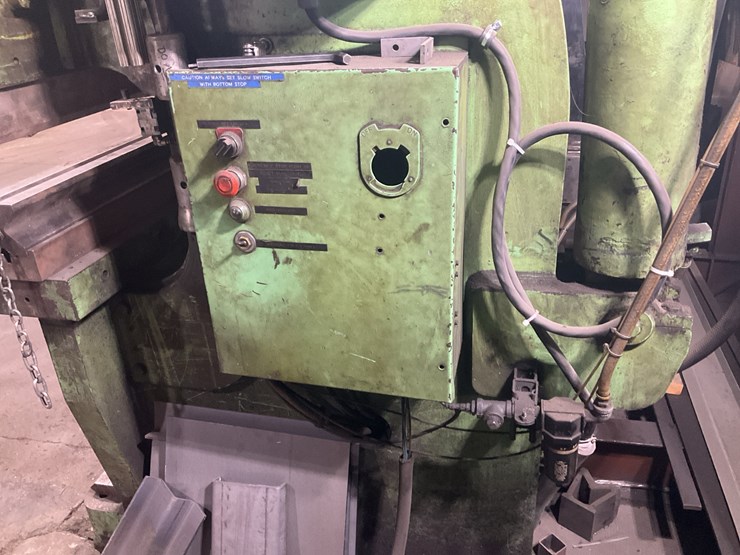 #105-•-175-ton-accur-press-brake-image-11
