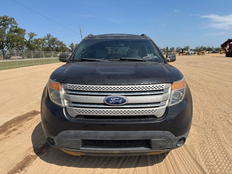 2013-ford-explorer-image-3