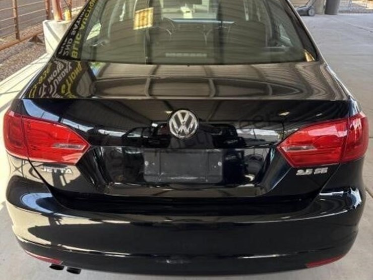2013-volkswagen-jetta-sdn-image-6