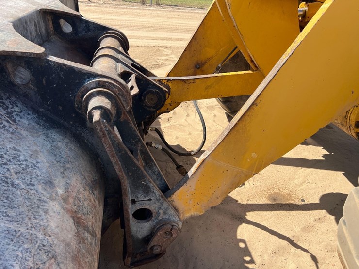 2000-deere-444-image-10