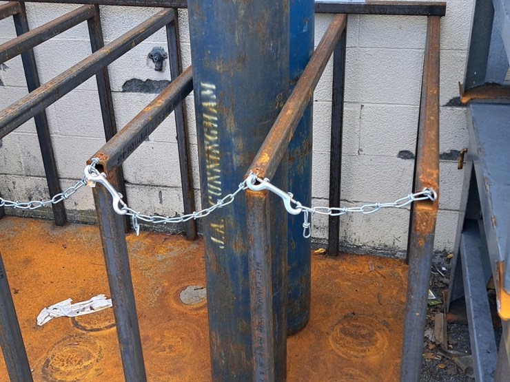 #156-•-steel-gas-tank-rack-image-4