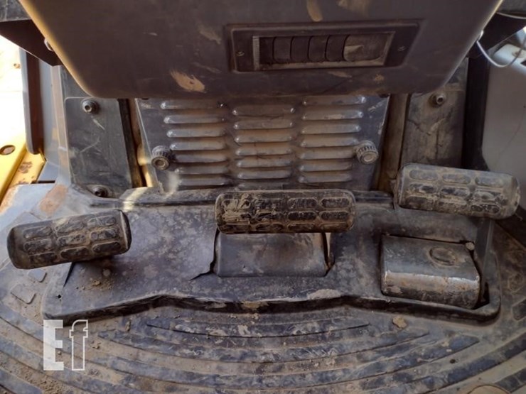 2004-komatsu-d65ex-15-image-8