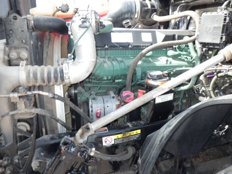 2024-volvo-vnl-760-image-15