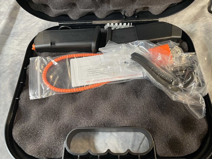 #4777-•-glock-19-gen-5-9mm-luger-pistol,-sn:-cesf245-image-24