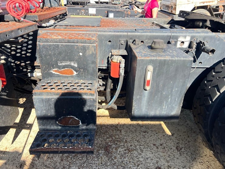 2008-kalmer-4x2-spotter-truck-image-10
