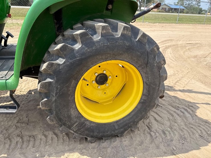 john-deere-3032e-image-6