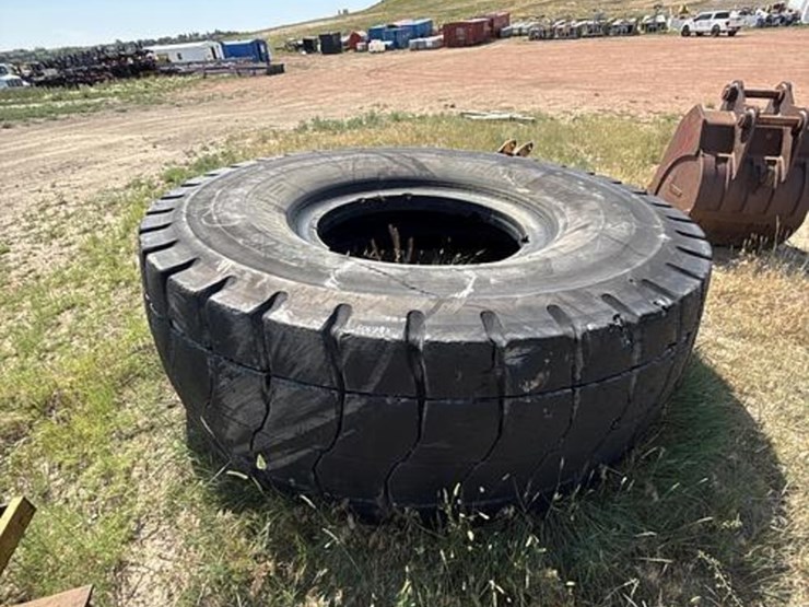 bridgestone-haul-truck-tire-46/90r57-image-1