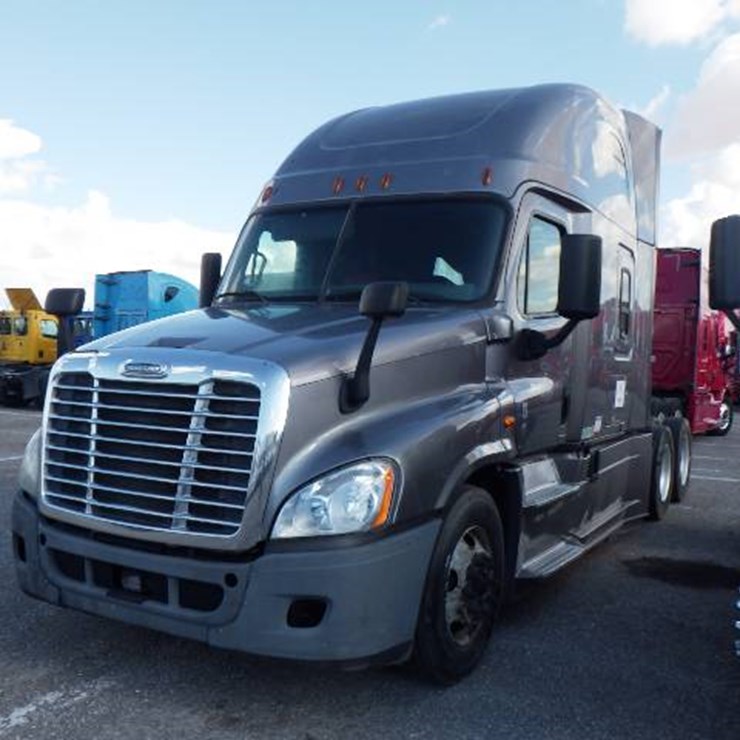 2016 FREIGHTLINER CASCADIA 125