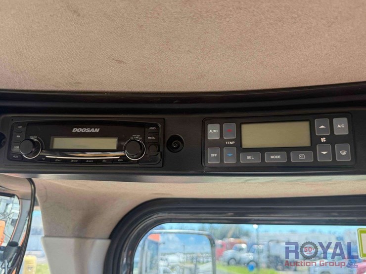 2018-doosan-dl220-5-image-21