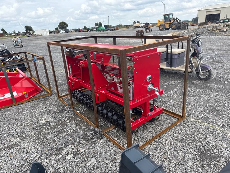 #2050-•-std10-66”-skid-steer-grain-drill-stsd1025052802d-inv#-28606-image-3