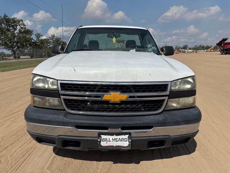 2007-chevrolet-silverado-image-3