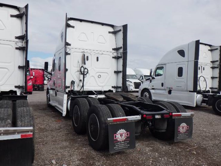 2024-freightliner-cascadia-126-image-7