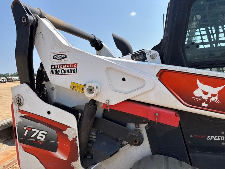 2020-bobcat-t76-image-19