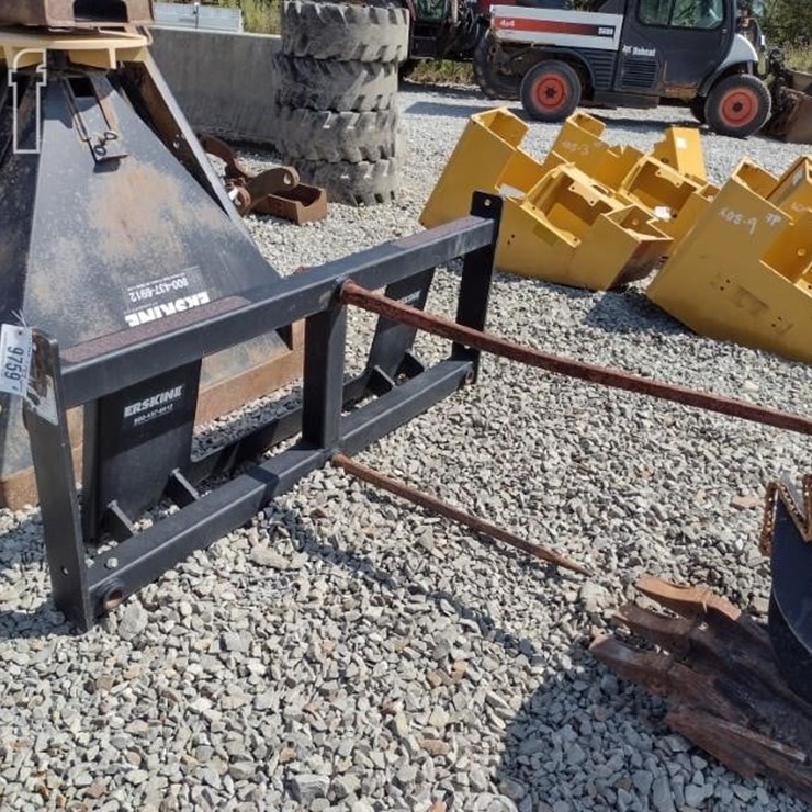 SKID LOADER 2 PRONG BALE SPEAR