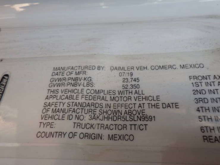 2020-freightliner-cascadia-126-image-13