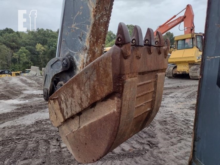 2019-deere-410l-image-33