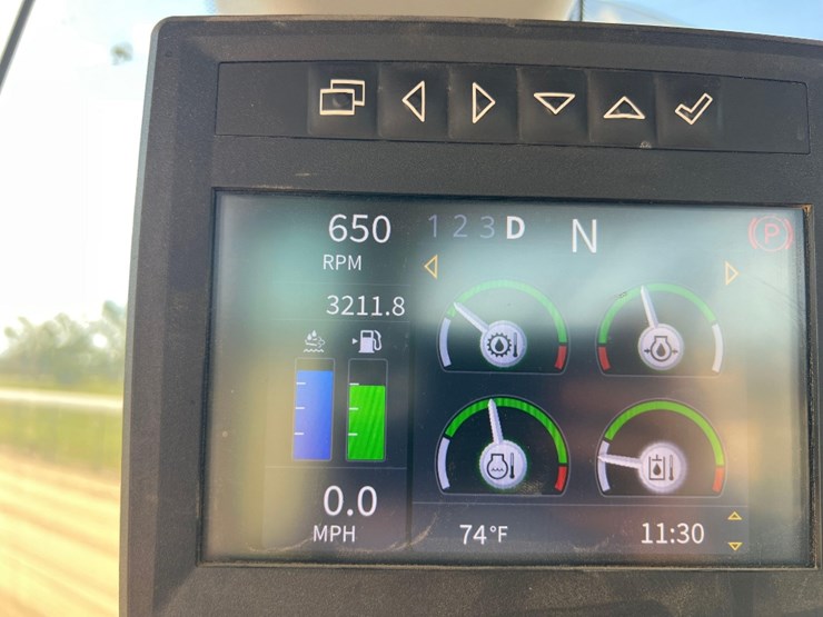 2021-deere-624p-image-36