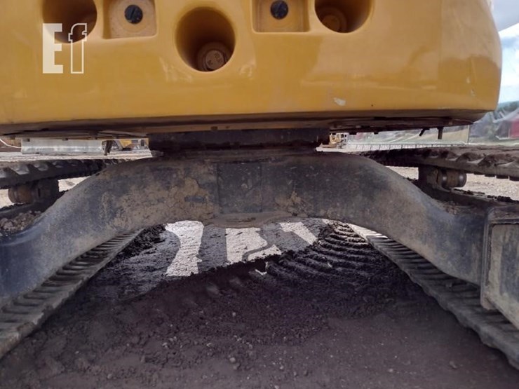 2022-deere-35g-image-47