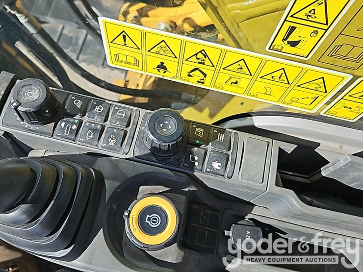 2021-caterpillar-320gc-image-42