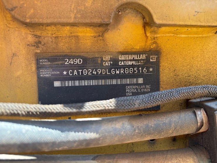 2016-caterpillar-249d-image-17