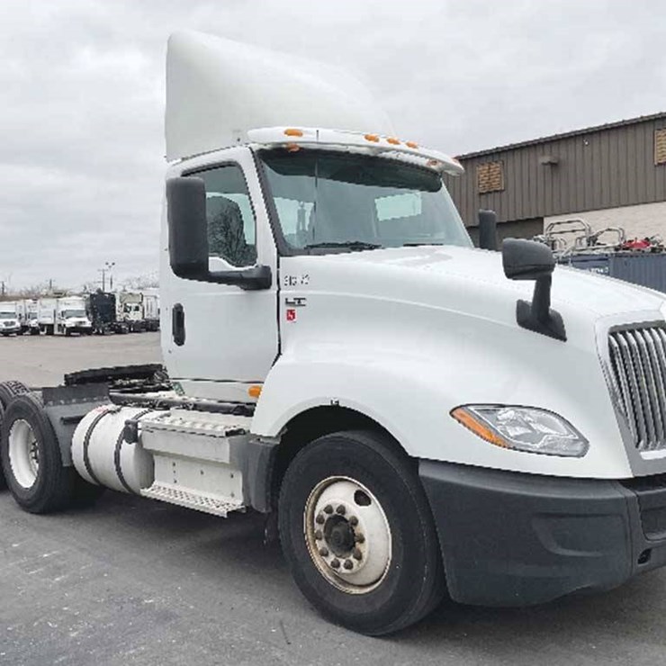 2018 INTERNATIONAL LT